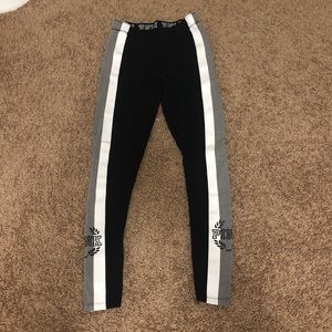 Victoria’s Secret, PINK leggings.